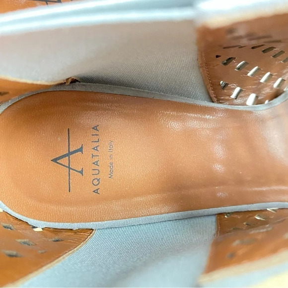 Aquatalia Shari Laser Cut Booties Women Size 9 Light Grey Leather Suede Heel EUC - Picture 8 of 13
